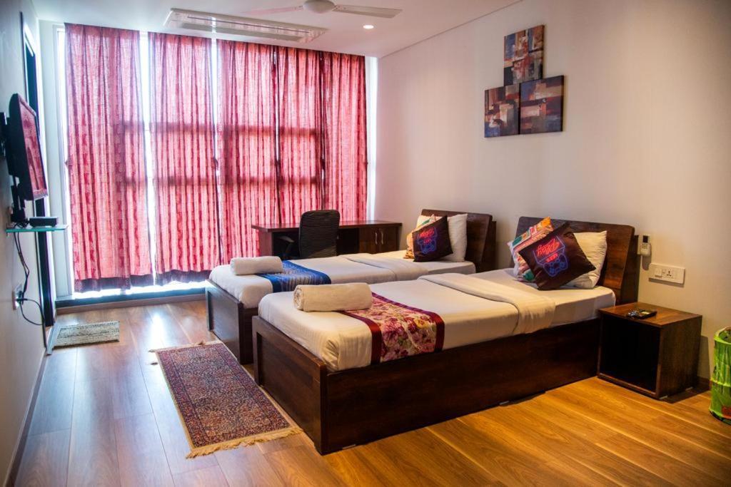 Guest House Service Apartments Poona Buitenkant foto