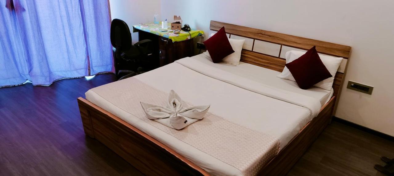 Guest House Service Apartments Poona Buitenkant foto